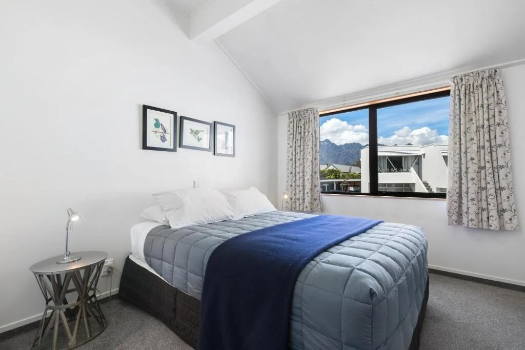 Two Bedroom Mountain View Apartment - photo 3