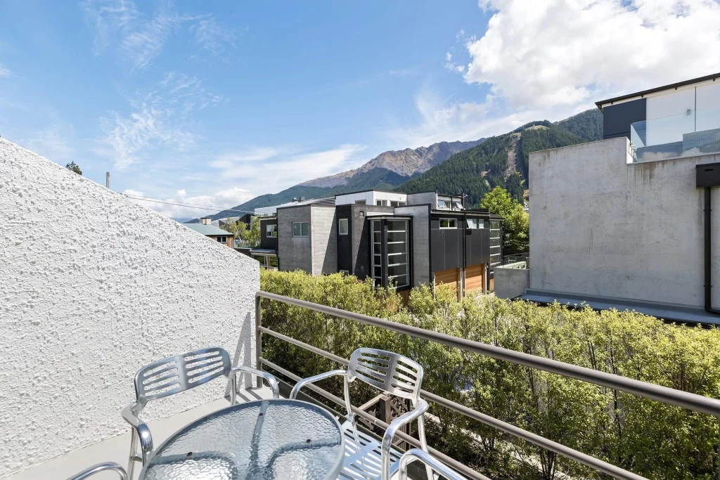 Two Bedroom Mountain View Apartment - photo 6