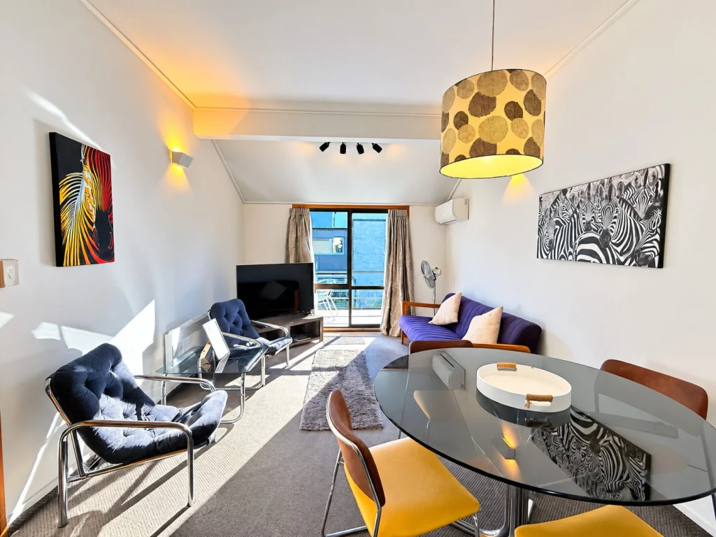 Two Bedroom Mountain View Apartment - photo 2